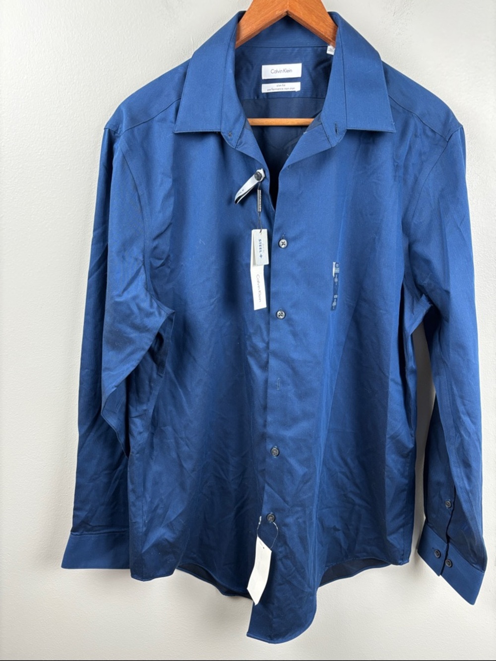 NWT Calvin Klein men’s Dress Shirt 16-32/33 slim fit long sleeve deep blue